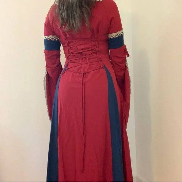 Renaissance Costume Dress - Picture 3 of 4